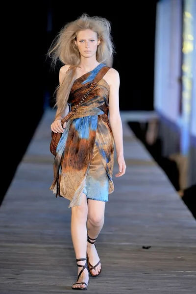 Look 12